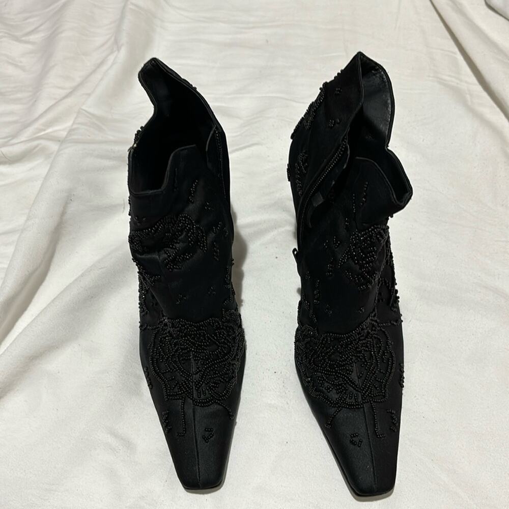 Enzo Angiolini 7.5 black satin boot seed bead encrusted rose pattern euc vintage